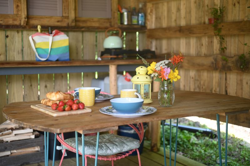 Glamping Breakfast Vintage Caravan